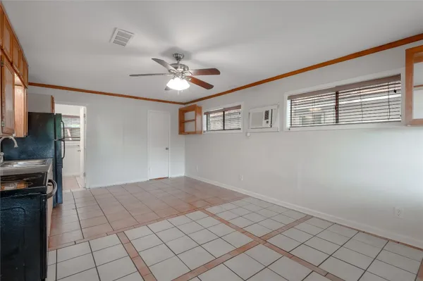 $799 | 1412 22nd Street, Unit B, Huntsville, TX 77340