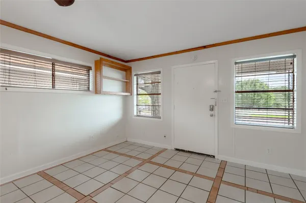 $799 | 1412 22nd Street, Unit B, Huntsville, TX 77340