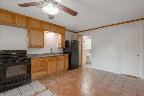 $799 | 1412 22nd Street, Unit B, Huntsville, TX 77340