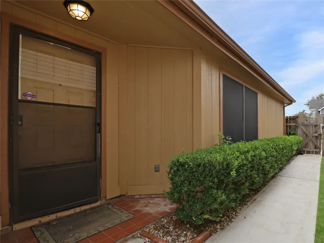 $1,850 | 3413 Benfield Drive, Houston, TX 77082