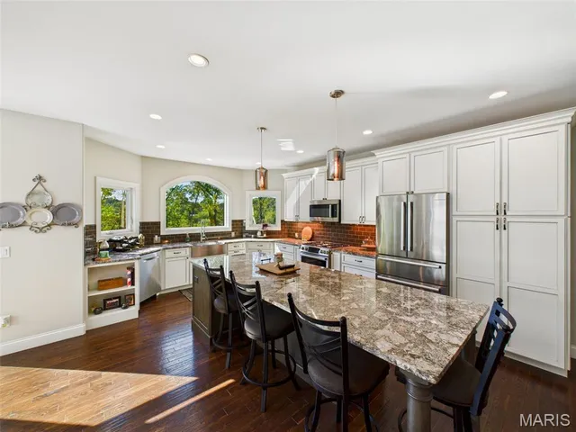 $1,400,000 | 13226 Cozy Hill Drive, St. Louis, MO 63122