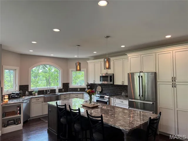 $1,400,000 | 13226 Cozy Hill Drive, St. Louis, MO 63122