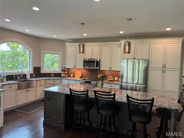 $1,400,000 | 13226 Cozy Hill Drive, St. Louis, MO 63122