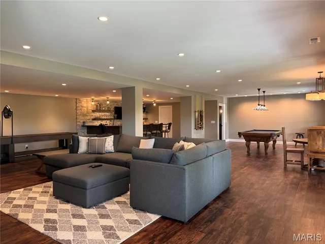 $1,400,000 | 13226 Cozy Hill Drive, St. Louis, MO 63122