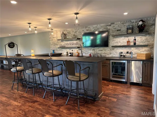 $1,400,000 | 13226 Cozy Hill Drive, St. Louis, MO 63122