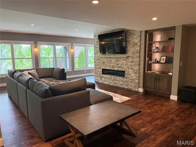 $1,400,000 | 13226 Cozy Hill Drive, St. Louis, MO 63122