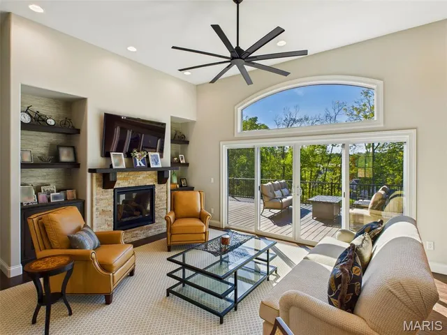 $1,400,000 | 13226 Cozy Hill Drive, St. Louis, MO 63122