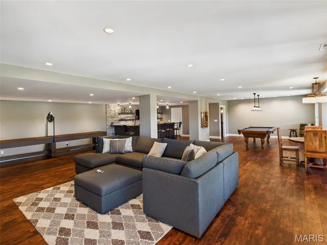 $1,400,000 | 13226 Cozy Hill Drive, St. Louis, MO 63122