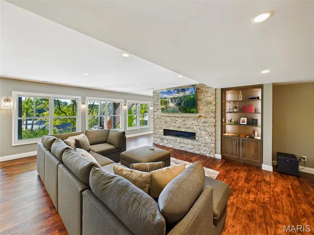 $1,400,000 | 13226 Cozy Hill Drive, St. Louis, MO 63122