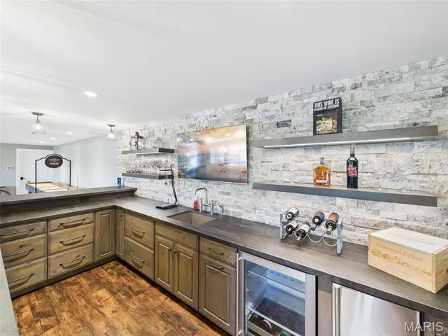 $1,400,000 | 13226 Cozy Hill Drive, St. Louis, MO 63122