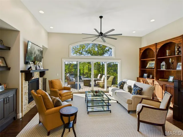 $1,400,000 | 13226 Cozy Hill Drive, St. Louis, MO 63122