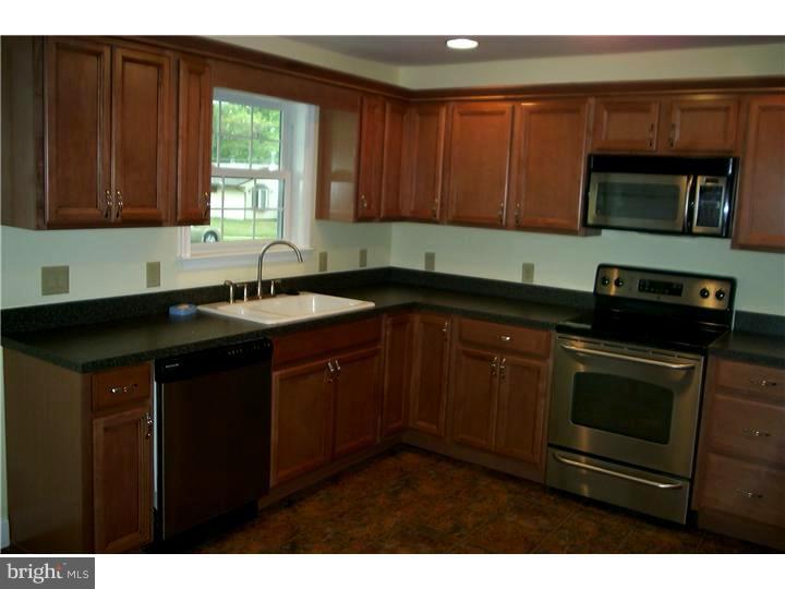 47 Gamewood Road Levittown, PA 19057 - Photo 4 of 21 Kitchen