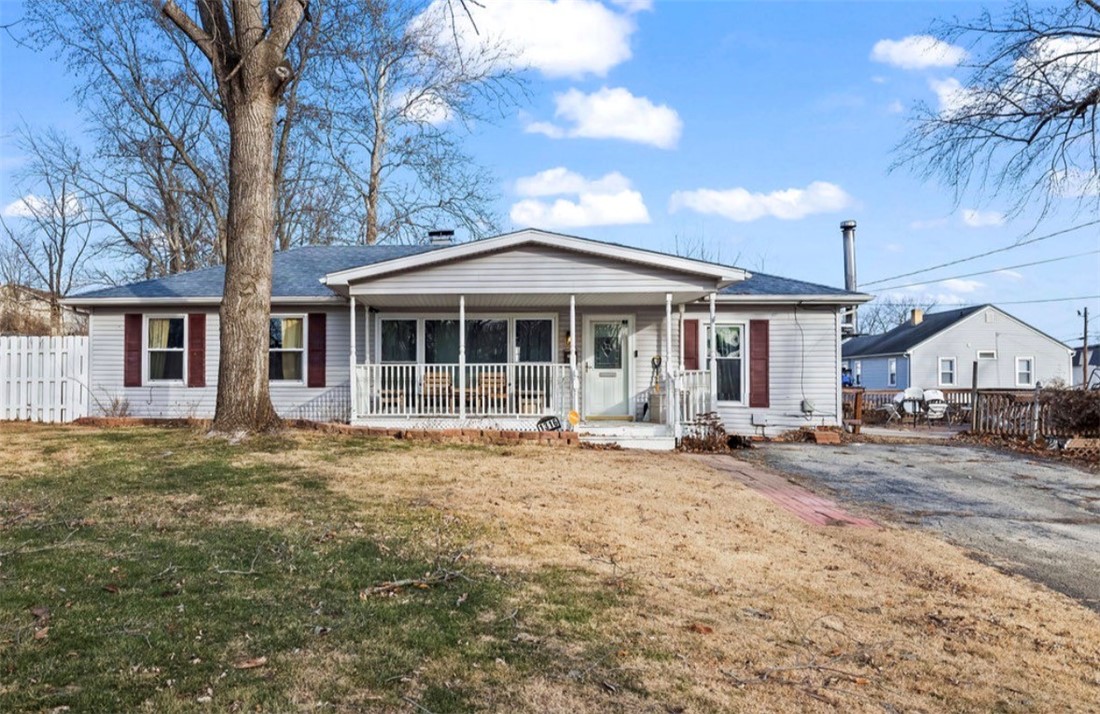 1316 West Sesom Drive Decatur, IL 62521 - Photo 1 of 19 Gallery Image 1