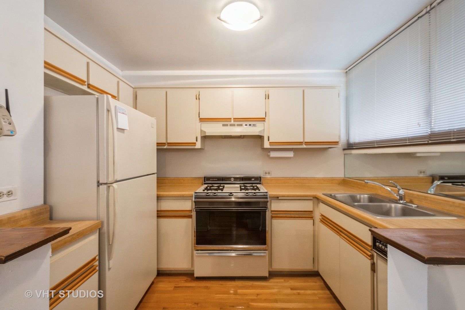 904 South May Street, Unit B Chicago, IL 60607 - Photo 4 of 16 Gallery Image 4