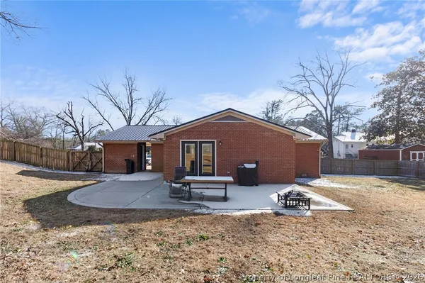 $1,850 | 417 East Donaldson Avenue, Raeford, NC 28376