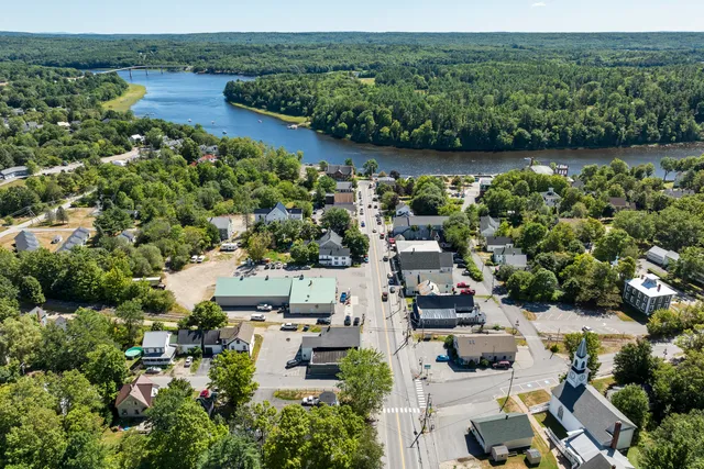 $625,000 | 64 Main Street, Richmond, ME 04357
