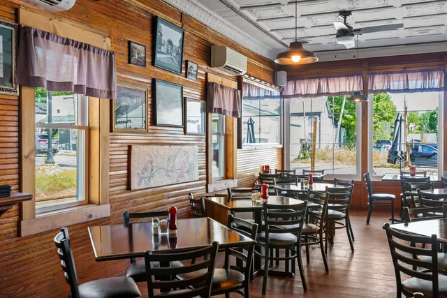 $625,000 | 64 Main Street, Richmond, ME 04357