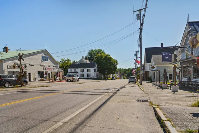 $625,000 | 64 Main Street, Richmond, ME 04357