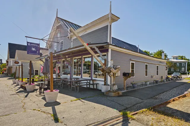 $625,000 | 64 Main Street, Richmond, ME 04357