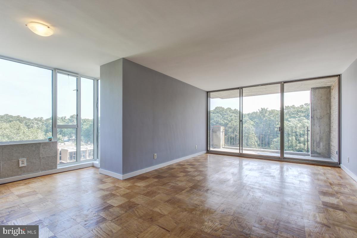 11400 Washington Plaza West, Unit 804 Reston, VA 20190 - Photo 11 of 32 Windows on 2 sides bring in tons of light