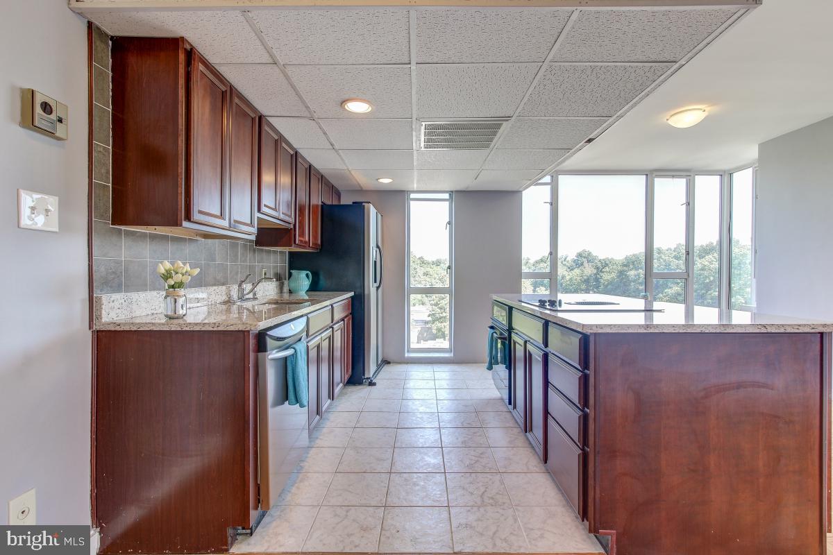 11400 Washington Plaza West, Unit 804 Reston, VA 20190 - Photo 4 of 32 Drop ceiling allows access to fan coil