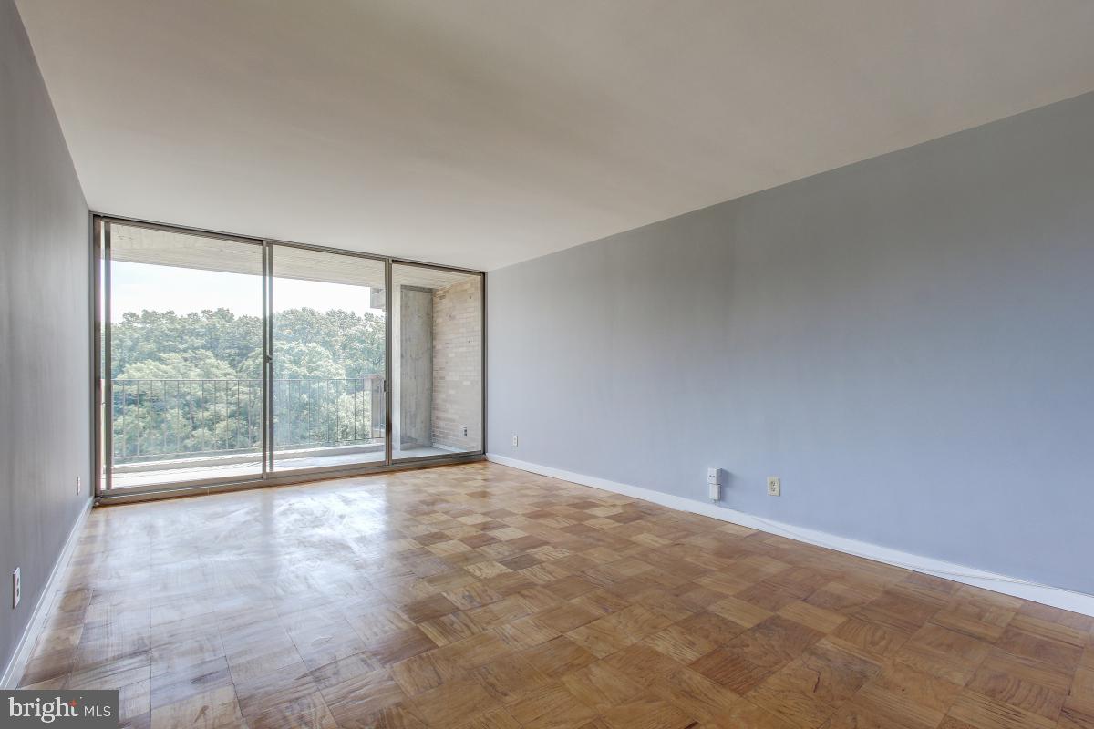 11400 Washington Plaza West, Unit 804 Reston, VA 20190 - Photo 10 of 32 Main living area is bright with water views