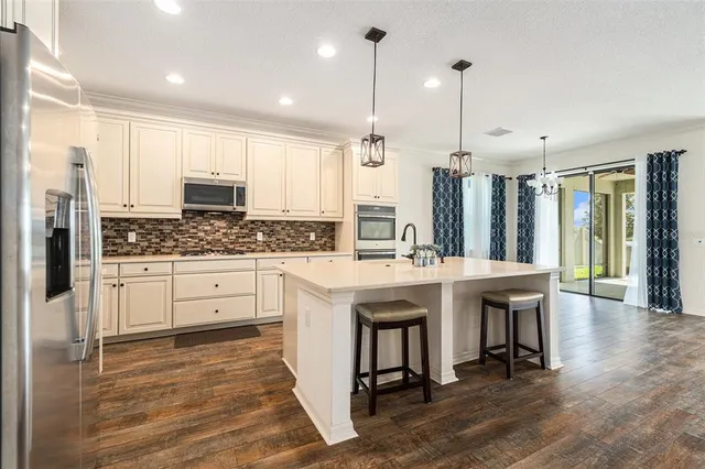 $829,000 | 19209 Long Lake Ranch Boulevard, Lutz, FL 33558