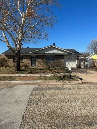 $1,795 | 802 Alameda Road, Abilene, TX 79605