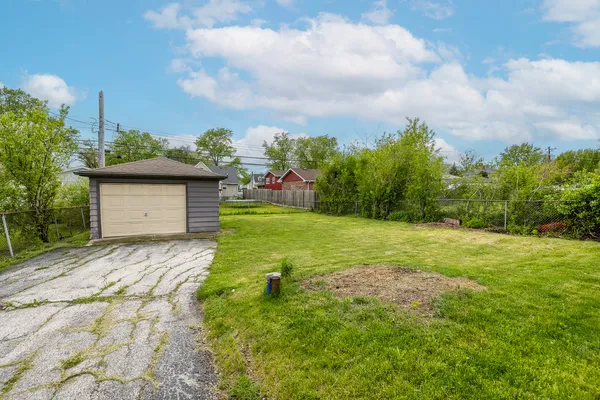 $2,700 | 3922 North Cass Avenue, Westmont, IL 60559