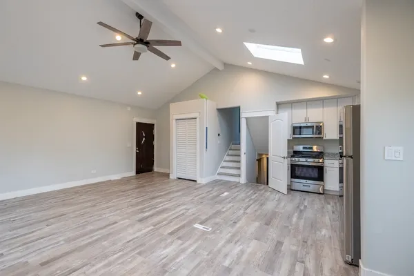 $2,700 | 3922 North Cass Avenue, Westmont, IL 60559