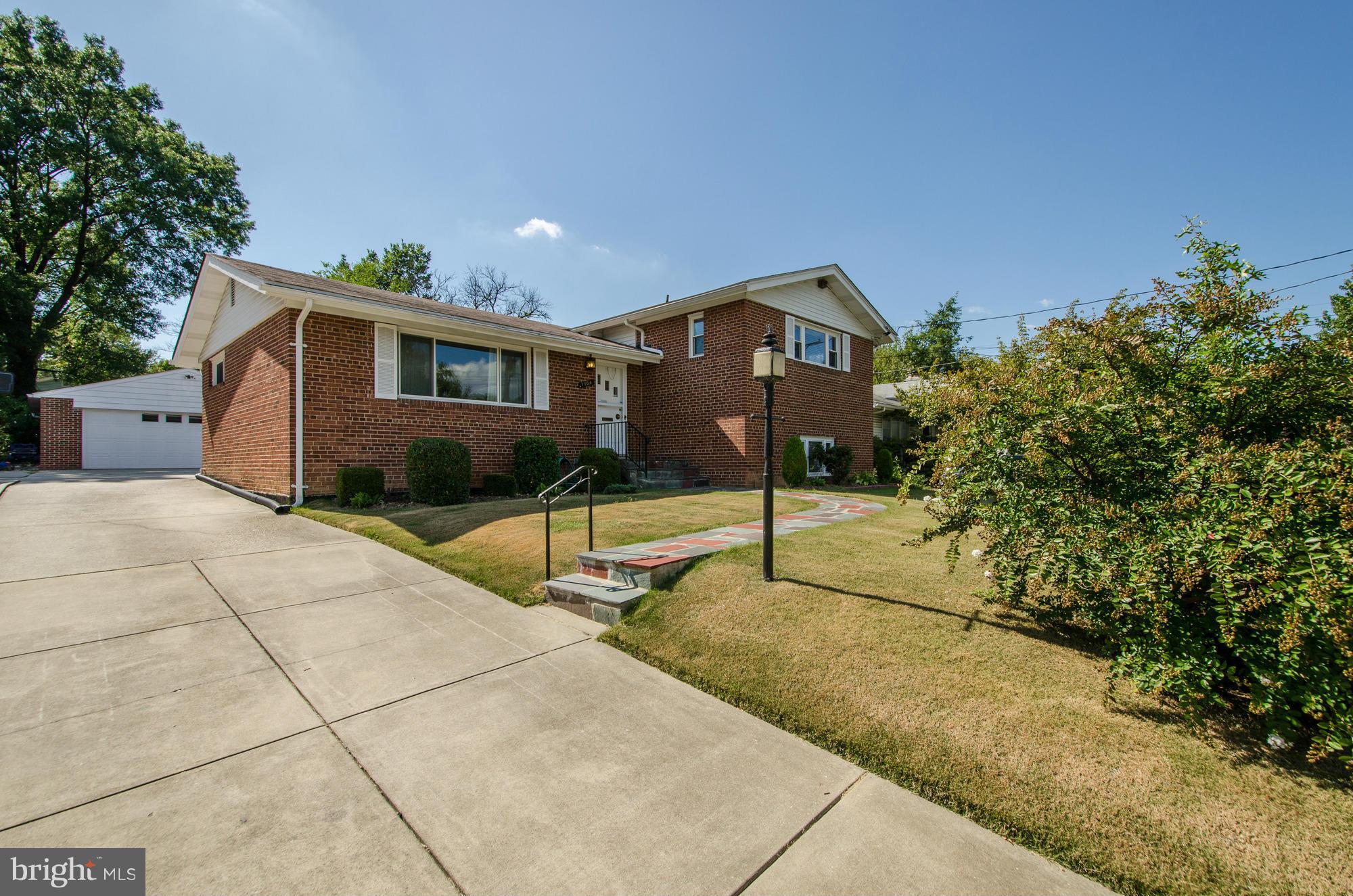 7108 Adelphi Road Hyattsville, MD 20782 - Photo 3 of 30 Large Driveway