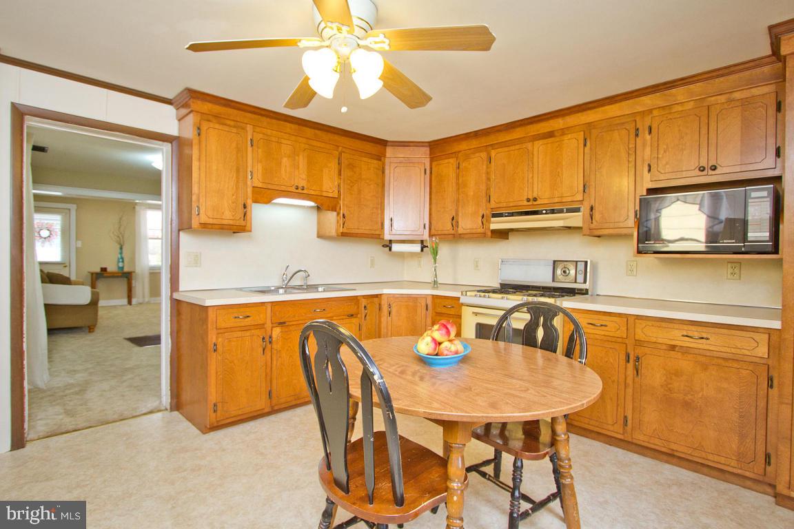 18 North Locust Street Lititz, PA 17543 - Photo 16 of 38 Gallery Image 16