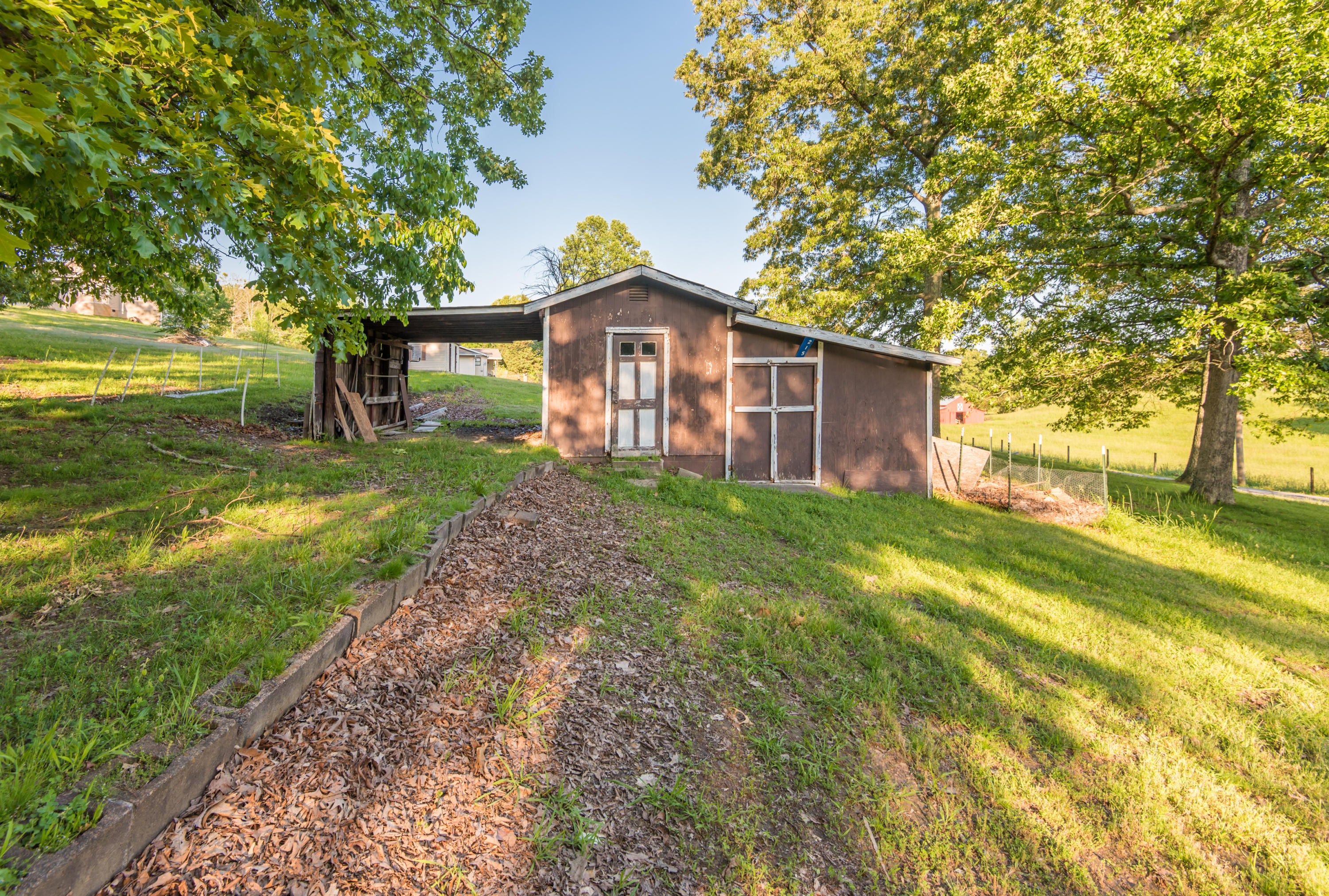 215 High Point Orchard Road Kingston, TN 37763 - Photo 24 of 25 Storage shed