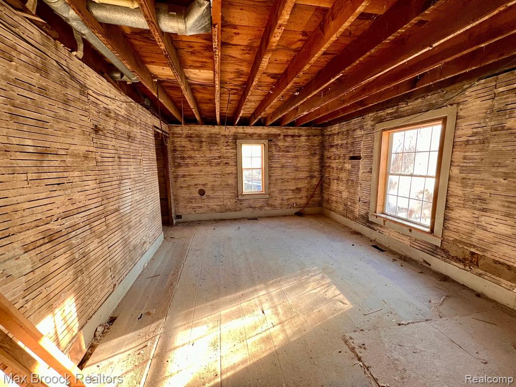 930 State Road Fenton, MI 48430 - Photo 6 of 25