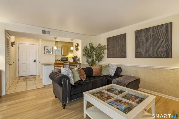 $184,900 | 1613 Old Pond Lane, Unit 1613, Norwich, CT 06360