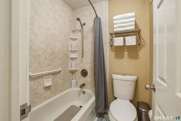 $184,900 | 1613 Old Pond Lane, Unit 1613, Norwich, CT 06360