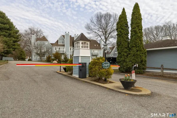 $184,900 | 1613 Old Pond Lane, Unit 1613, Norwich, CT 06360