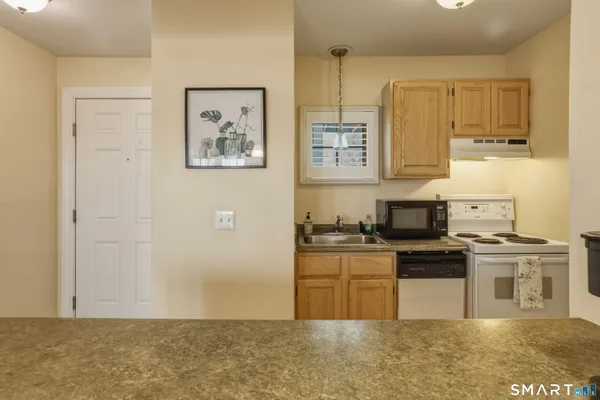 $184,900 | 1613 Old Pond Lane, Unit 1613, Norwich, CT 06360