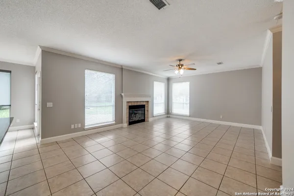 $3,200 | 16310 Sacre Couer, San Antonio, TX 78232