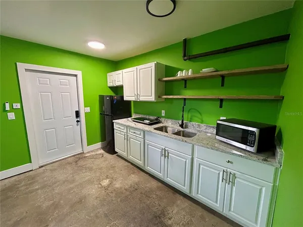 $1,200 | 115 West Plymouth Street, Unit C, Tampa, FL 33603