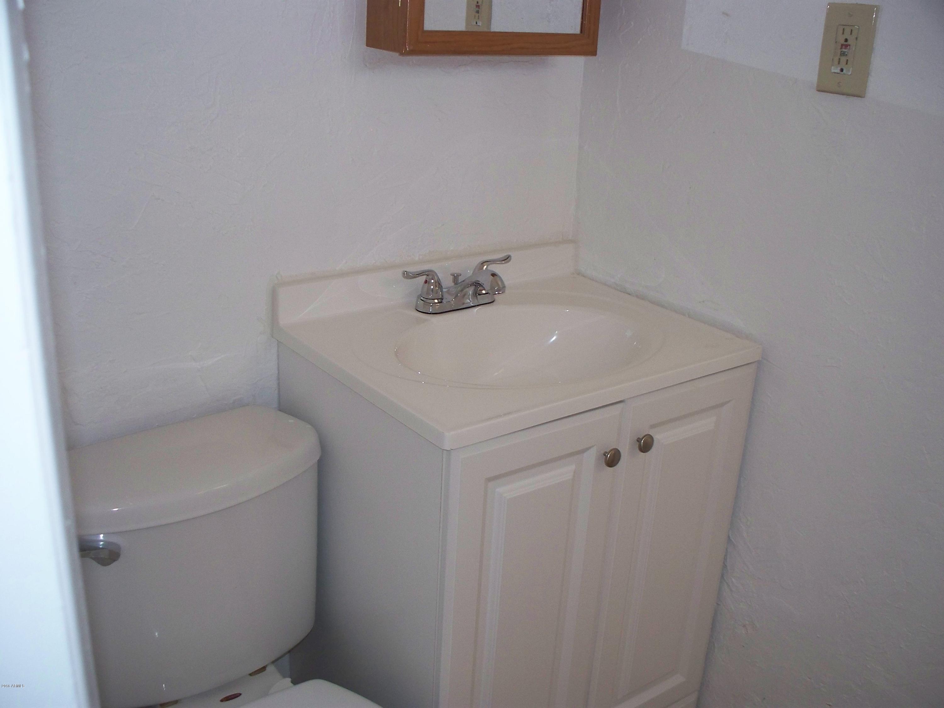 4214 West Cheery Lynn Road Phoenix, AZ 85019 - Photo 11 of 11 bathroom2