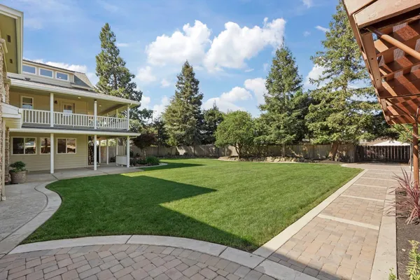 $1,600,000 | 17700 North Kennison Lane, Lodi, CA 95240