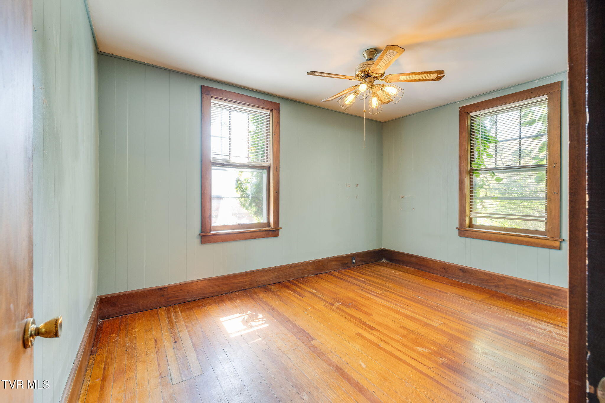 204 Clinchfield Avenue Erwin, TN 37650 - Photo 15 of 35 015