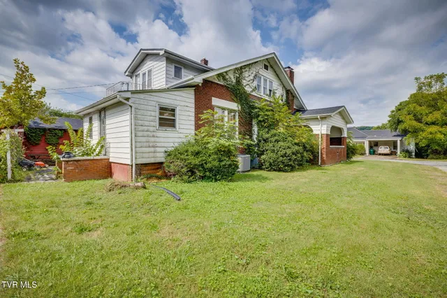 $279,000 | 204 Clinchfield Avenue, Erwin, TN 37650