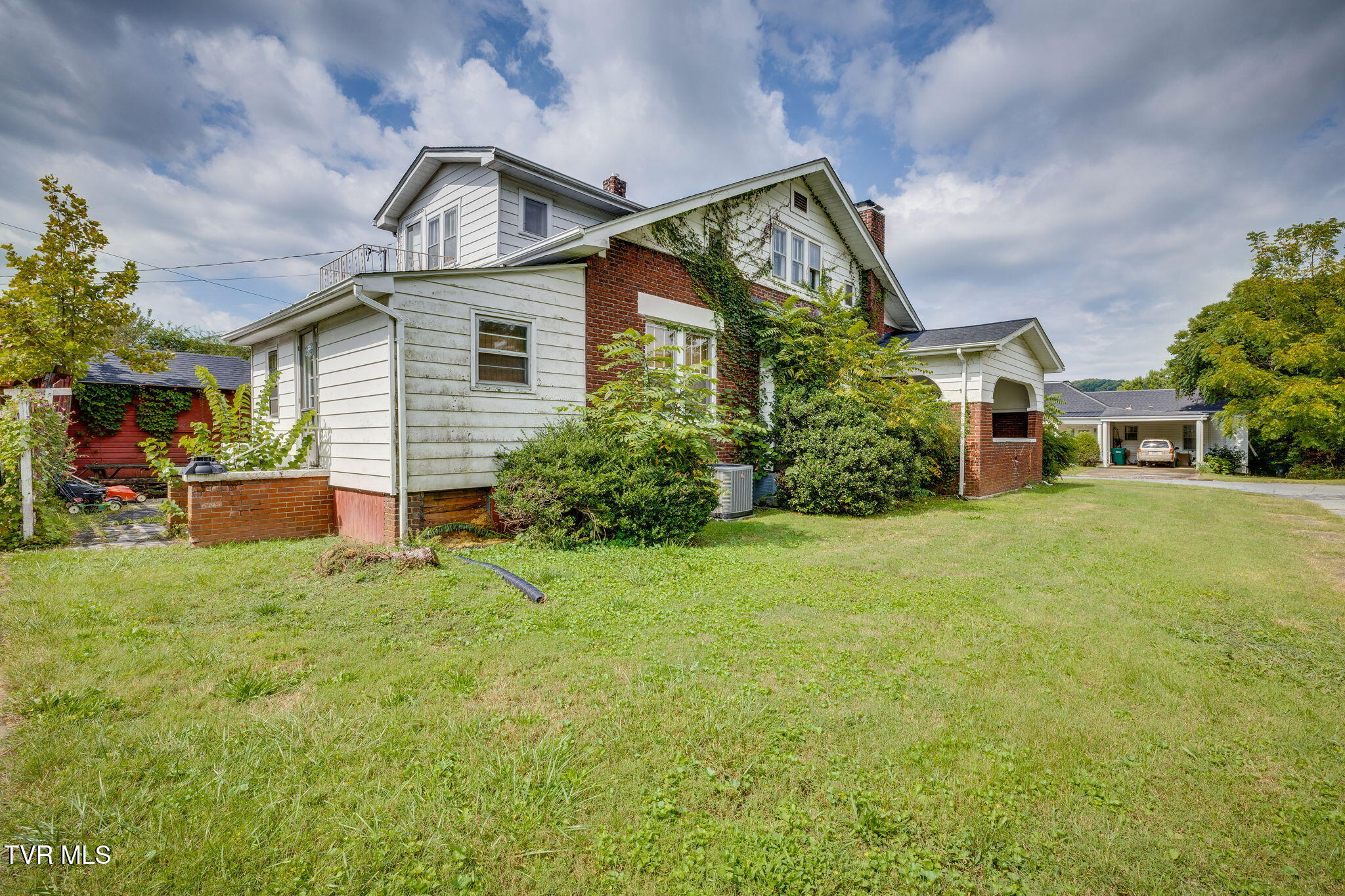 204 Clinchfield Avenue Erwin, TN 37650 - Photo 33 of 35 033