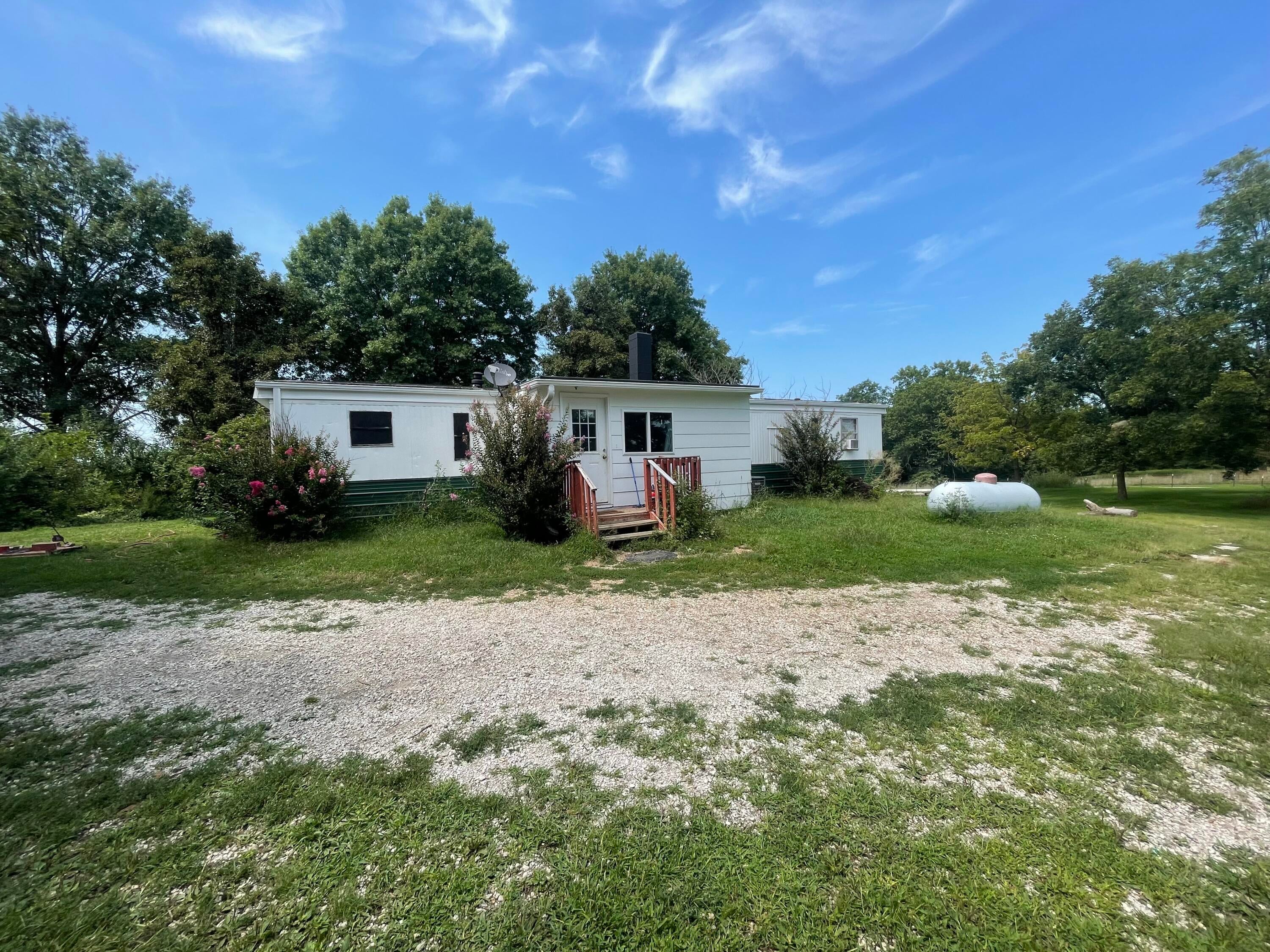 38763 Salisbury Road Salisbury, MO 65281 - Photo 25 of 36 Gallery Image 25