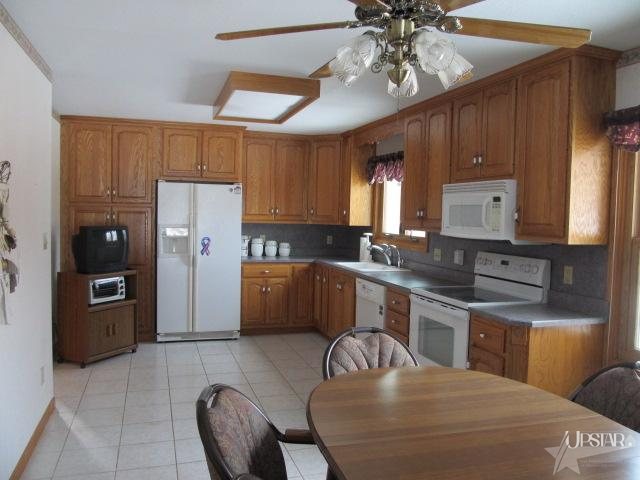 230 West 850 North Decatur, IN 46733 - Photo 5 of 17