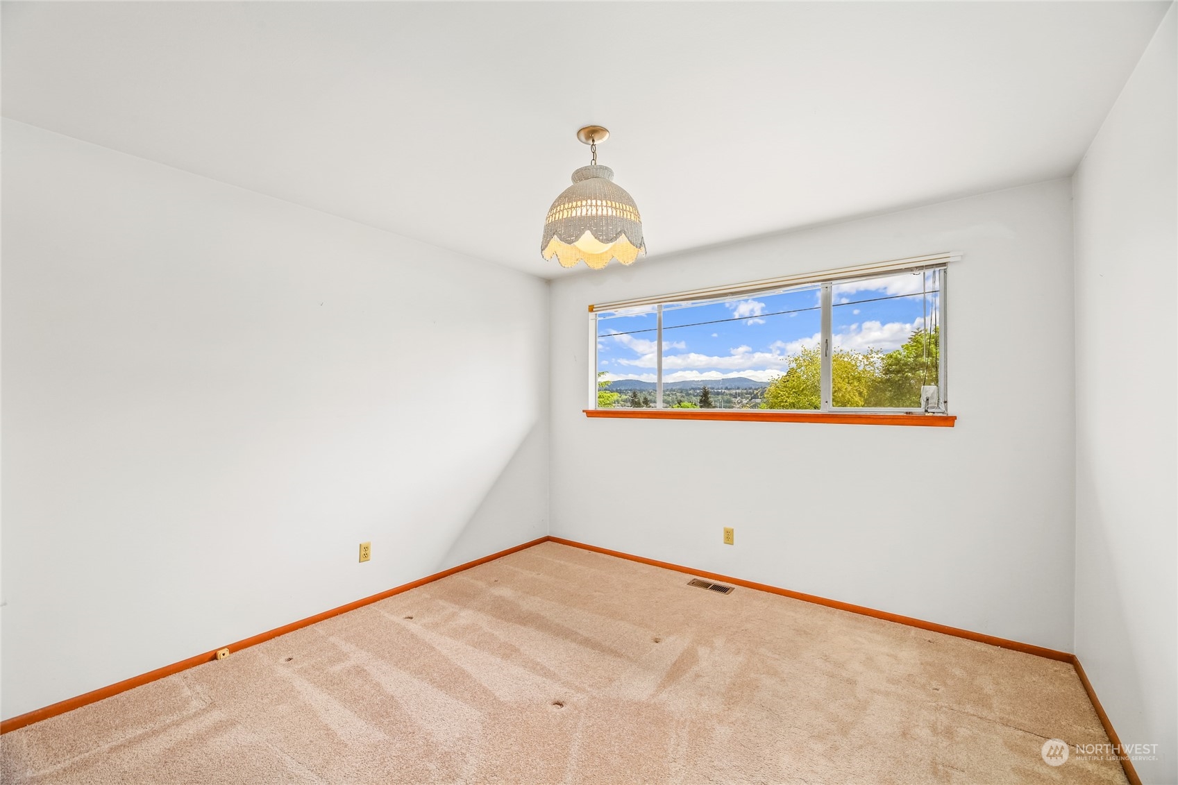465 Stevens Avenue Northwest Renton, WA 98057 - Photo 14 of 26 Gallery Image 14