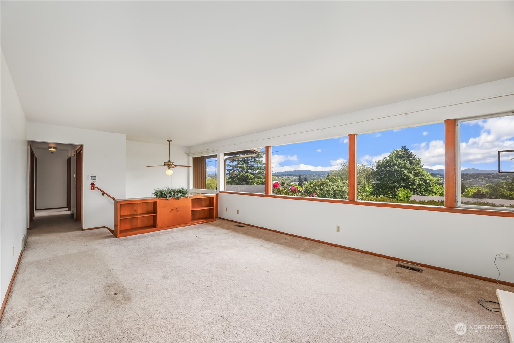 465 Stevens Avenue Northwest Renton, WA 98057 - Photo 3 of 26 Gallery Image 3