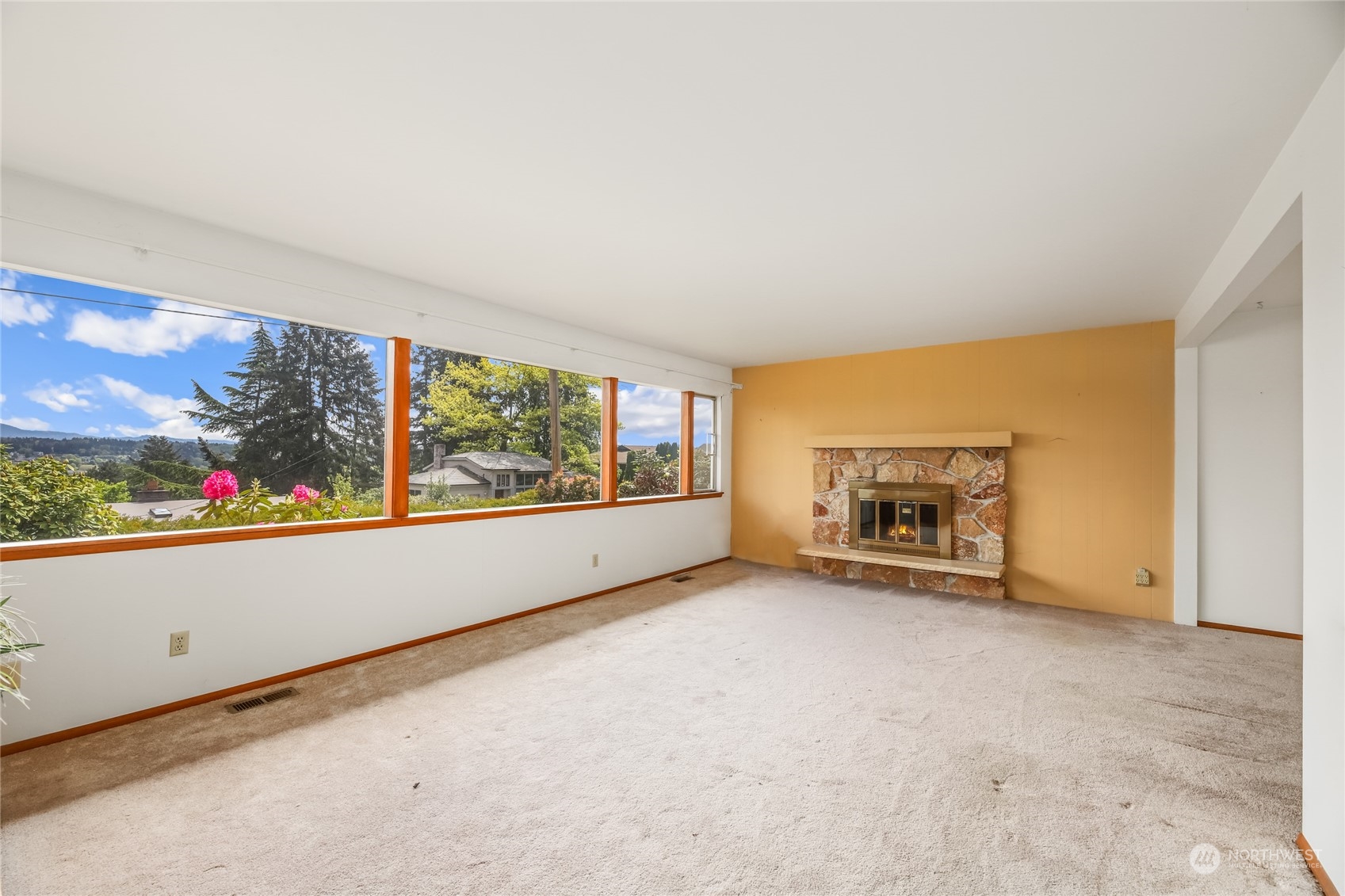 465 Stevens Avenue Northwest Renton, WA 98057 - Photo 4 of 26 Gallery Image 4